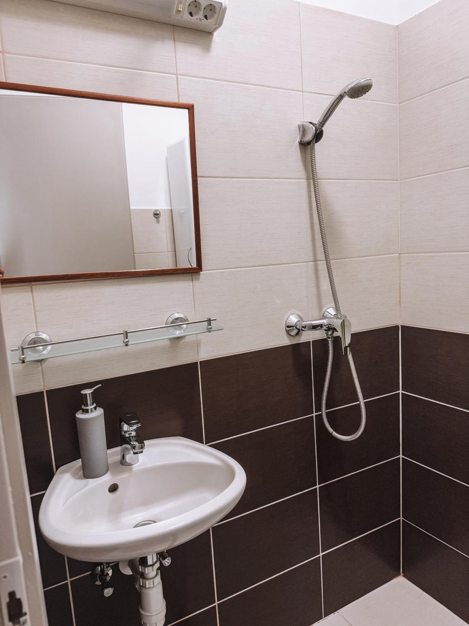 Sobri Halászcsárda és Panzió Baja Exterior foto