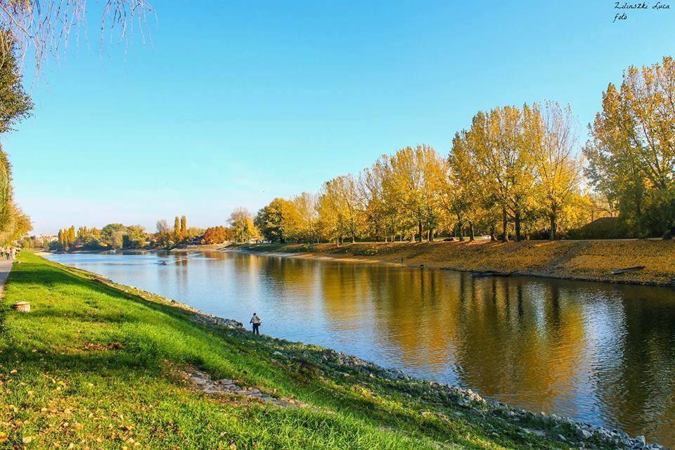 Sobri Halászcsárda és Panzió Baja Exterior foto