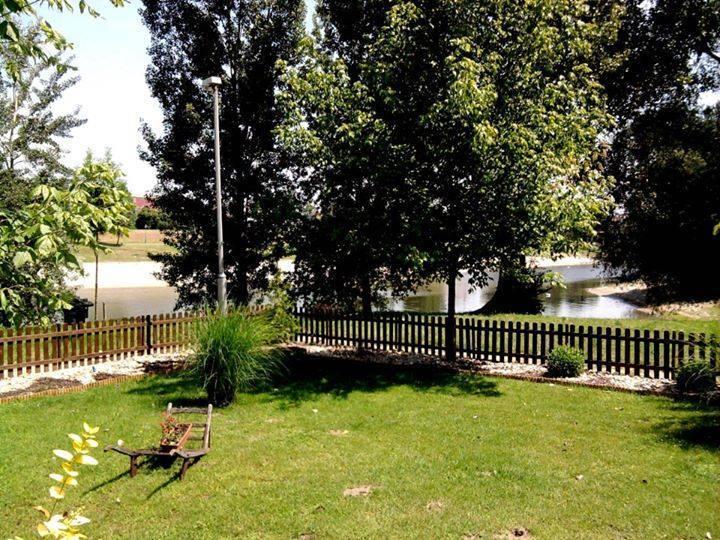 Sobri Halászcsárda és Panzió Baja Exterior foto
